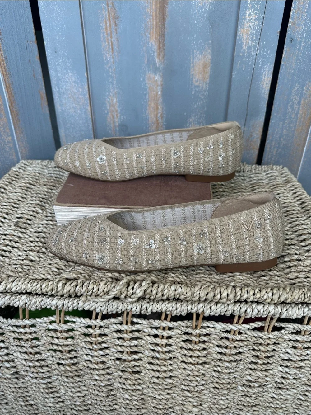 Vivaia Margot 2.0 Sequins Square Toe V-Front Flat Natural Linen Sz 41, 9.5 NWOB
